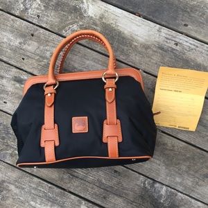Dooney & Bourke like new handbag